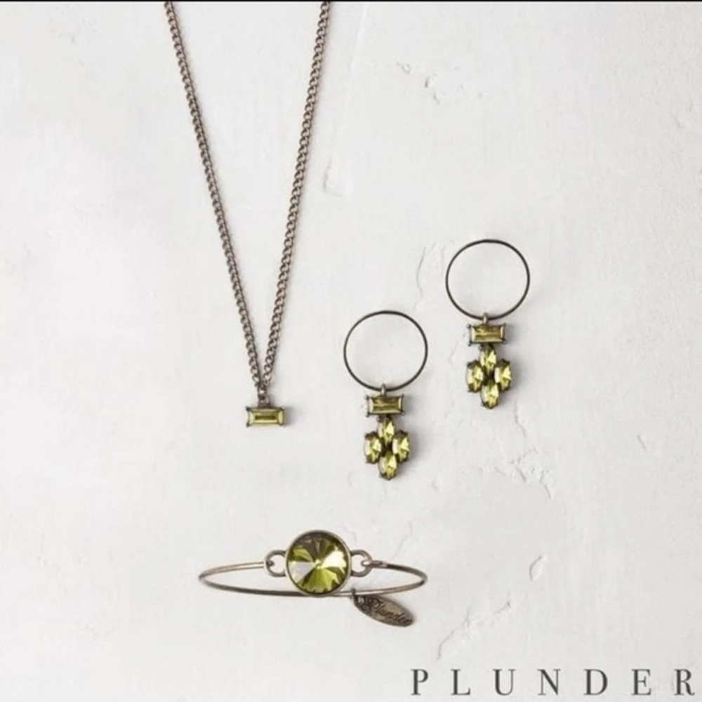 NEW Plunder Jewelry Set with Green Stones
